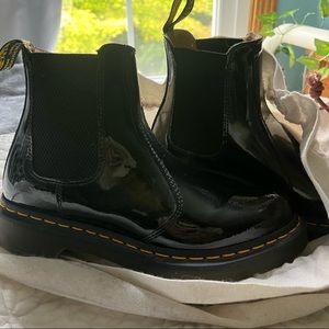 Dr. Martens 2976 WOMEN'S PATENT LEATHER CHELSEA BOOTS - SIZE 8